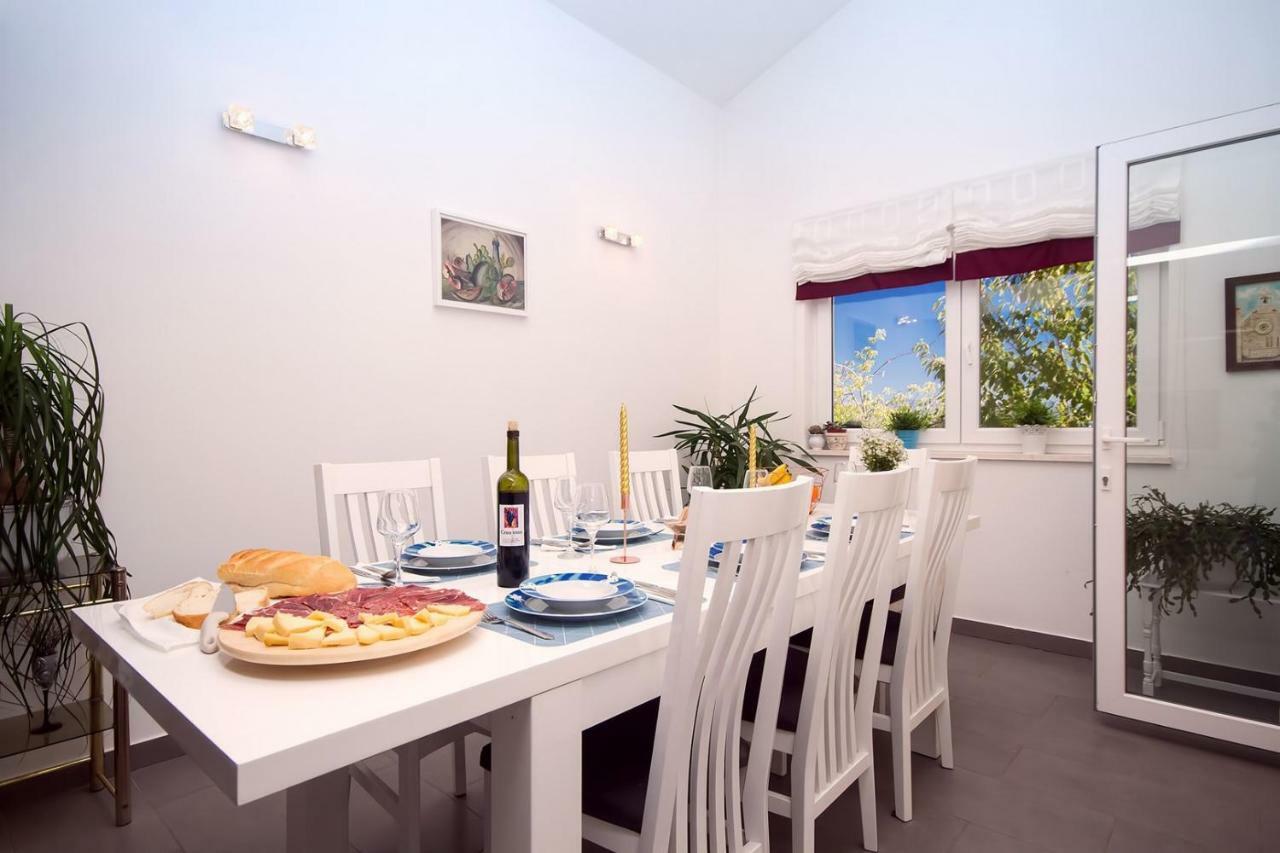 Villa Ana - 3 Bedroom Villa With Private Pool And Unspoiled Natural Environment Kučiće Εξωτερικό φωτογραφία